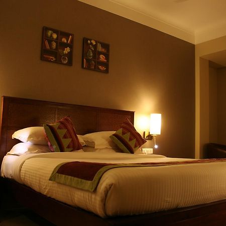 Juhu Residency Boutique Hotel Mumbai Exterior foto