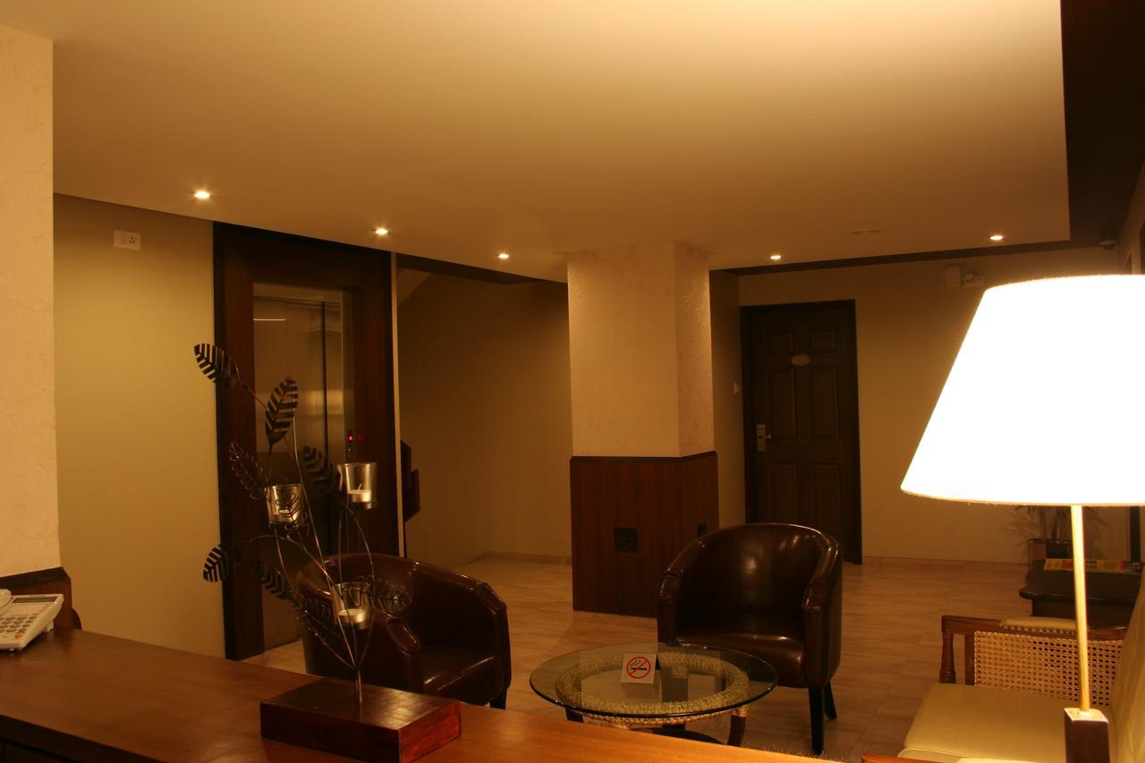 Juhu Residency Boutique Hotel Mumbai Exterior foto