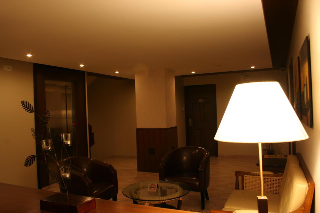 Juhu Residency Boutique Hotel Mumbai Exterior foto