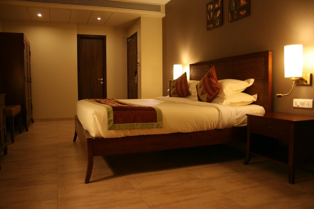 Juhu Residency Boutique Hotel Mumbai Exterior foto